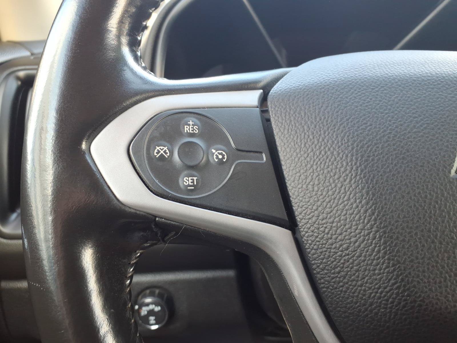Used 2018 Chevrolet Colorado LT AWD/4WD image 16