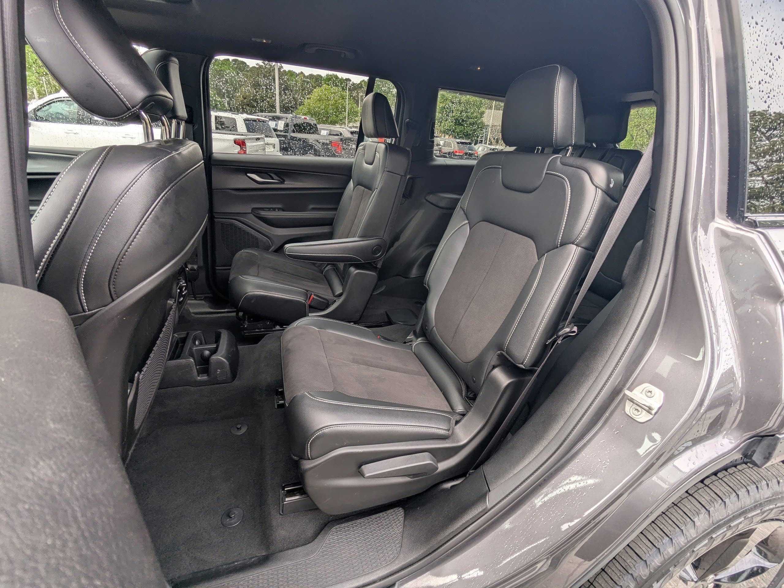 Certified 2023 Jeep Grand Cherokee L Laredo image 12
