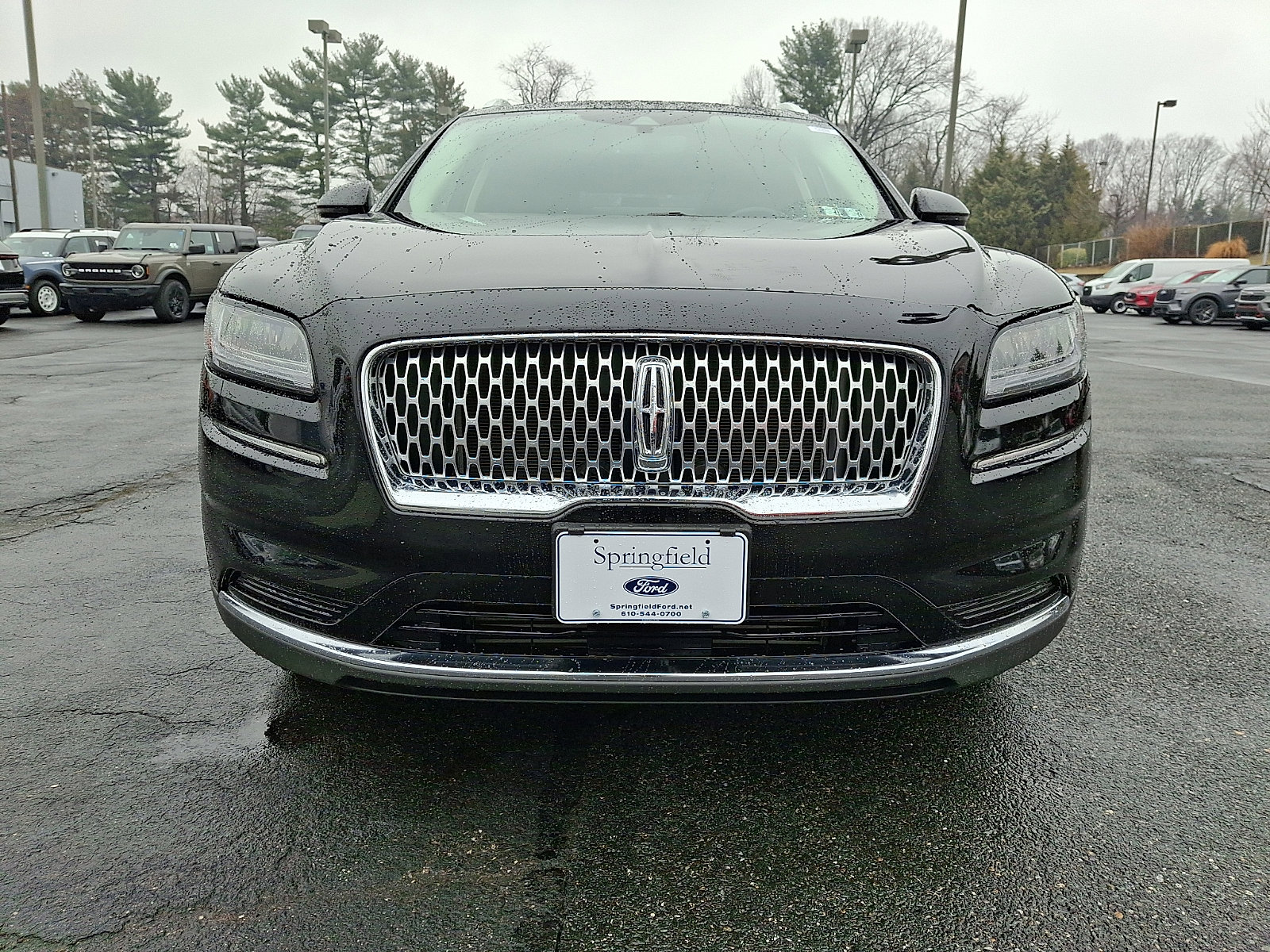 Used 2023 Lincoln Nautilus AWD w/ Premium Package image 2