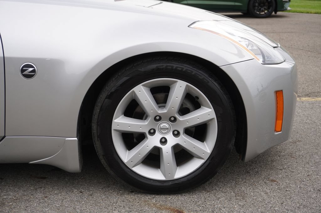 Used 2004 Nissan 350Z Enthusiast RWD image 13
