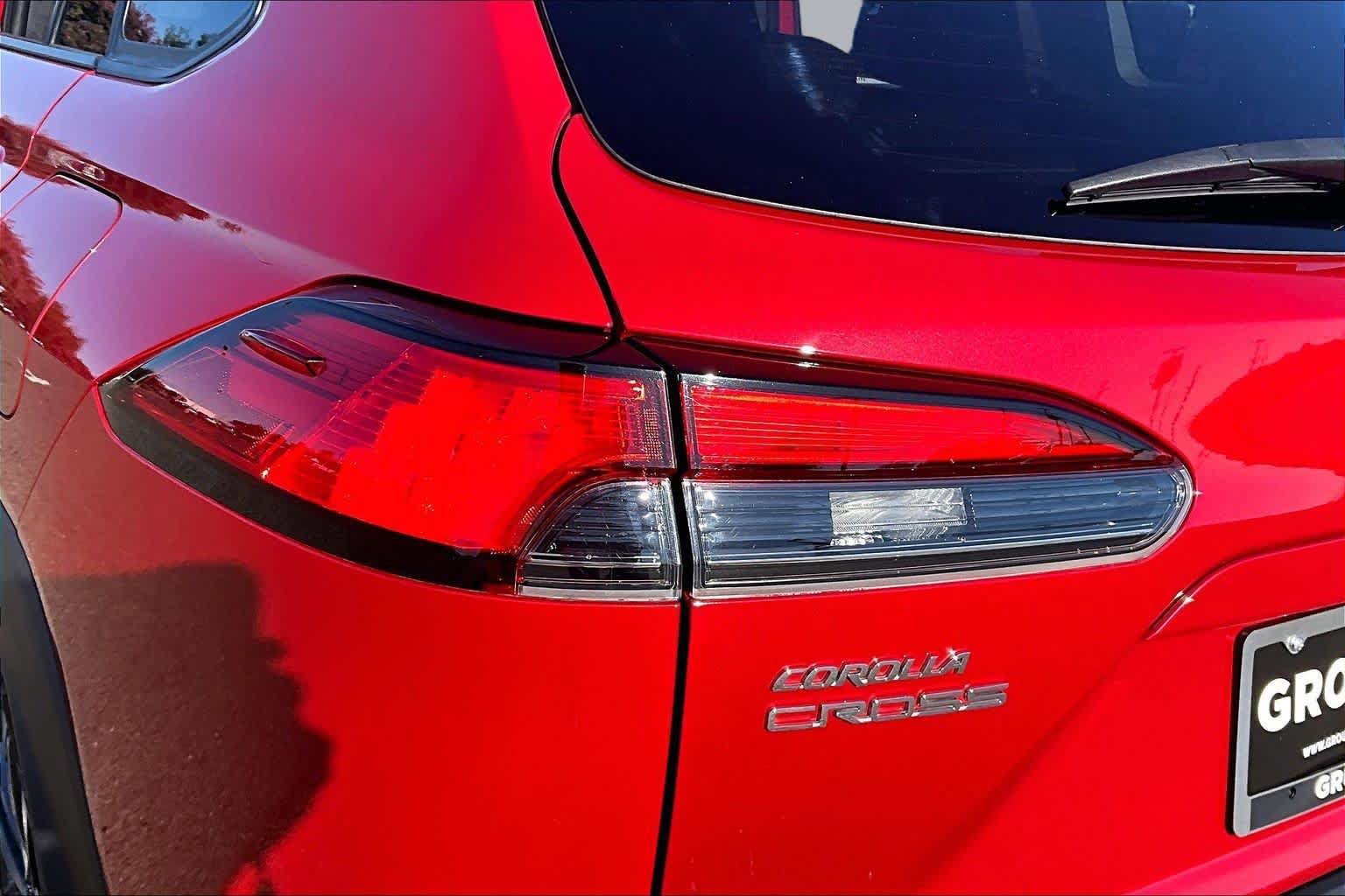 Certified 2022 Toyota Corolla Cross XLE w/ Convenience Package FWD image 28