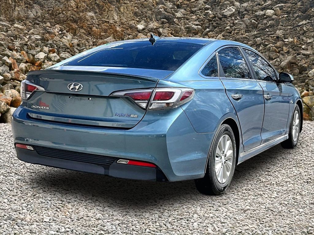 Used 2016 Hyundai Sonata SE image 2