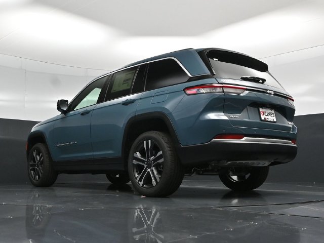 New 2027 Jeep Grand Cherokee Limited w/ Trailer Tow Package AWD/4WD image 64
