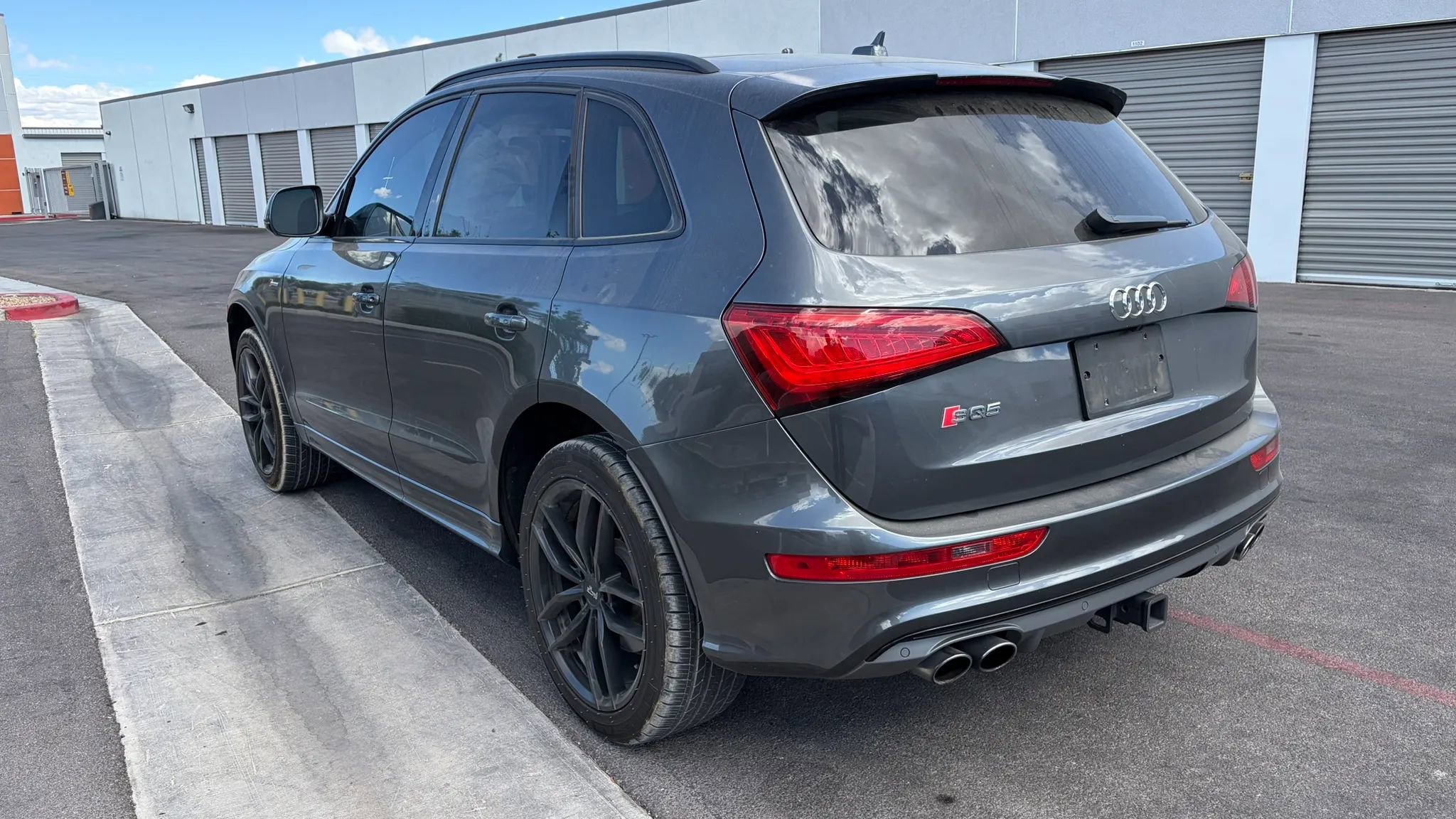 Used 2016 Audi SQ5 Premium Plus w/ Technology Package AWD/4WD image 3