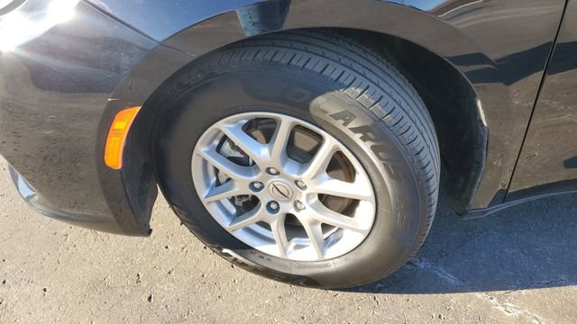 Certified 2024 Chrysler Pacifica Touring-L image 4