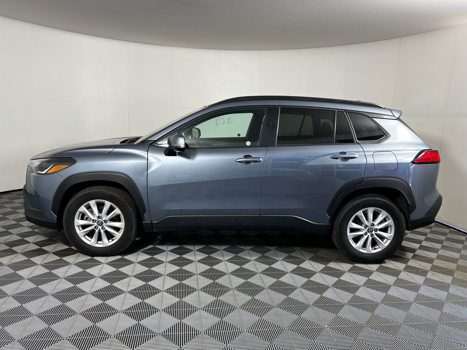 Used 2024 Toyota Corolla Cross LE image 8