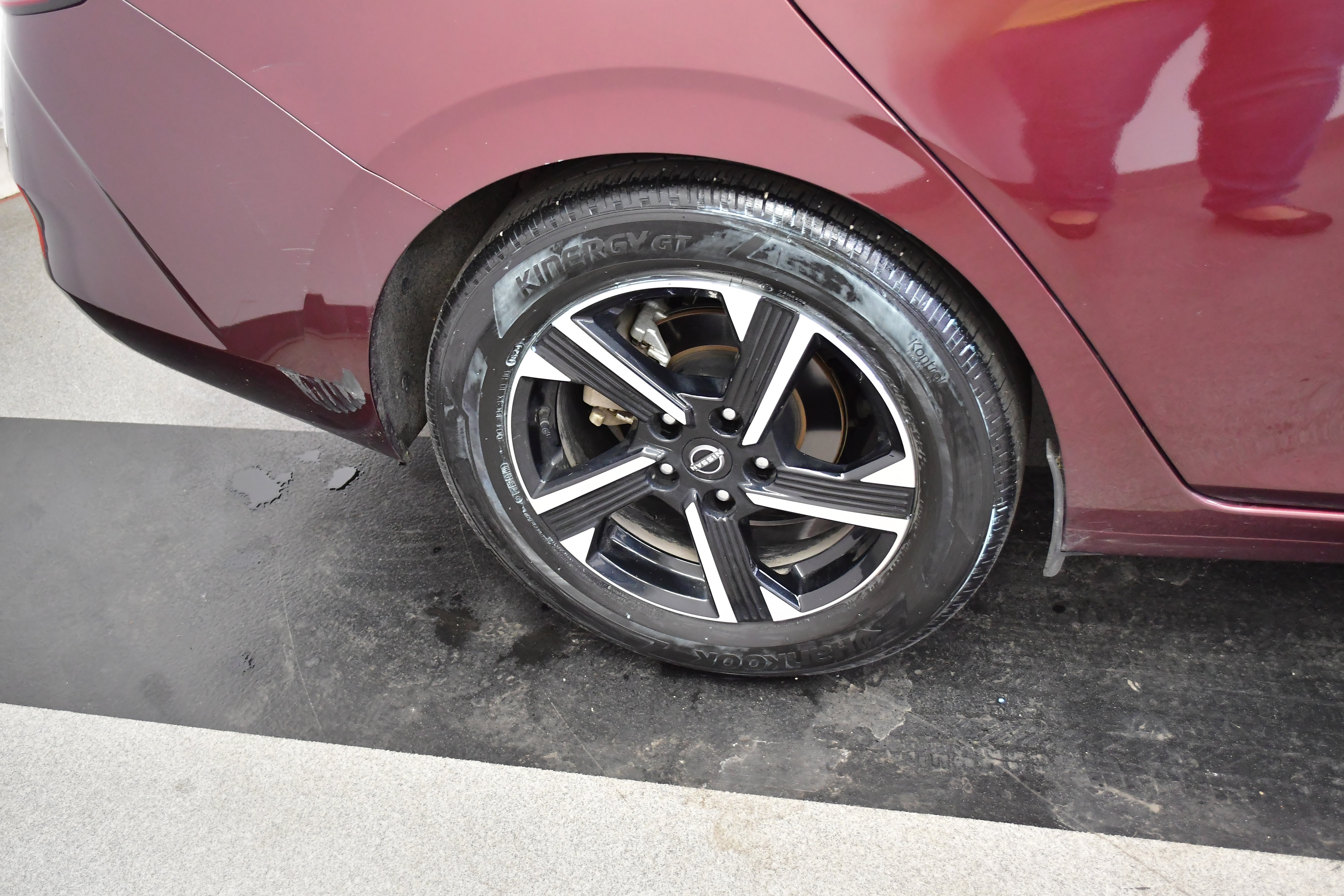 Used 2025 Nissan Sentra SV FWD image 35