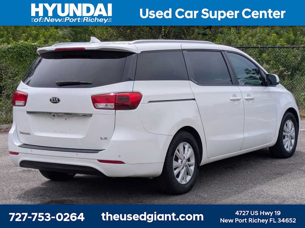 Used 2016 Kia Sedona LX w/ LX Convenience Package FWD image 5