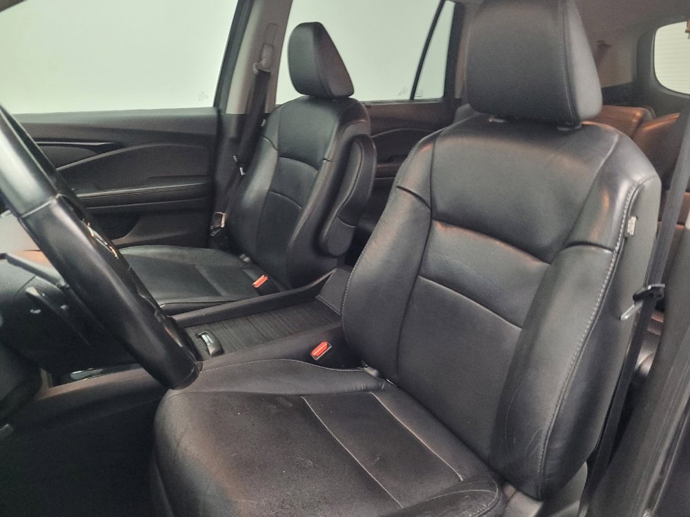Used 2019 Honda Pilot Touring image 17