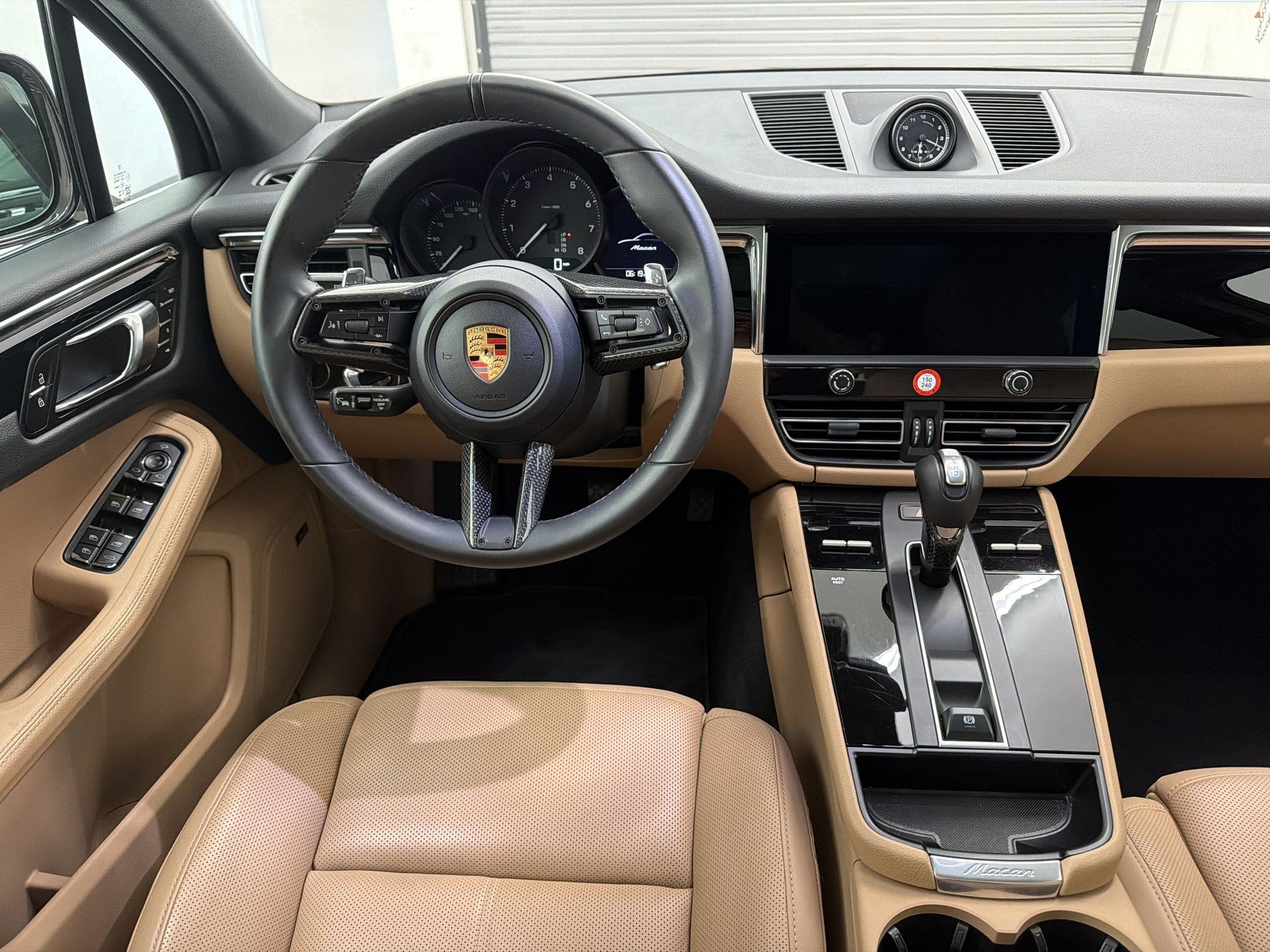 Used 2026 Porsche Macan AWD/4WD image 29