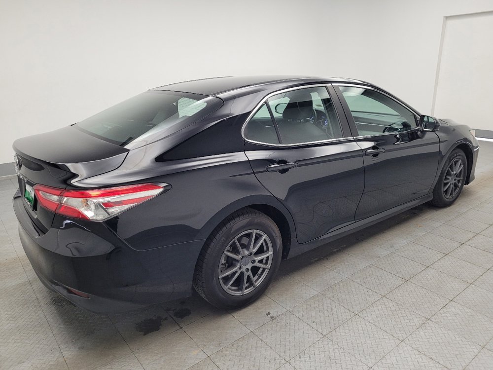 Used 2018 Toyota Camry FWD image 9