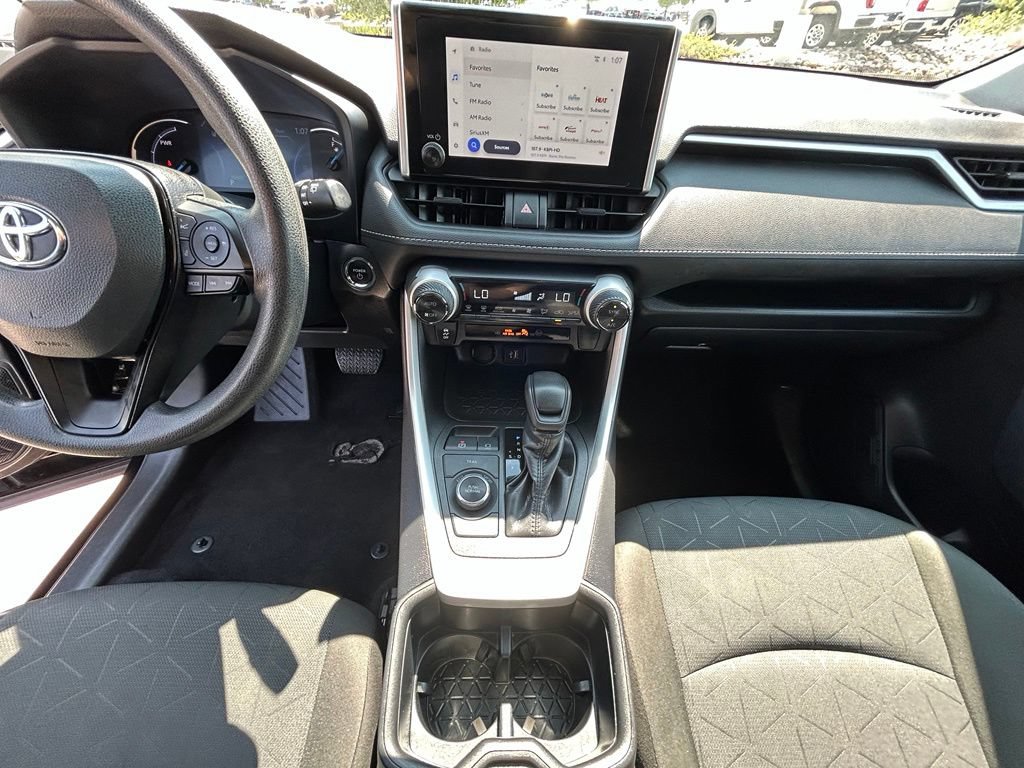 Used 2025 Toyota RAV4 XLE AWD/4WD image 18