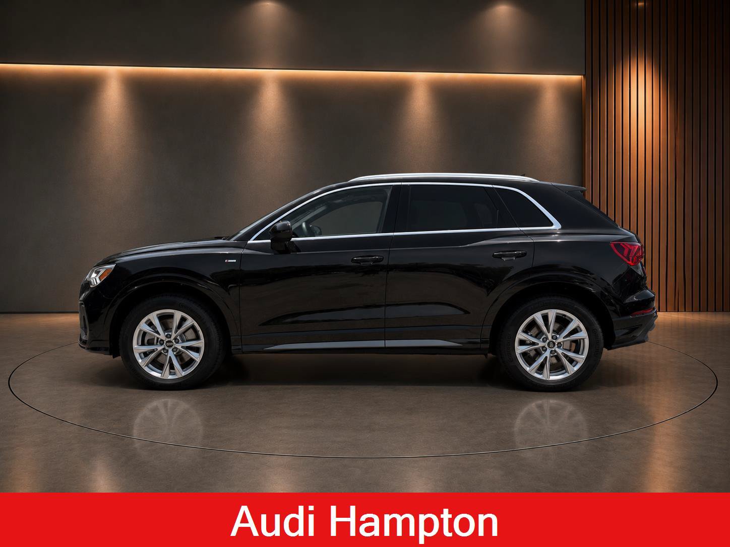 Used 2025 Audi Q3 2.0T Premium w/ Convenience Package AWD/4WD image 4
