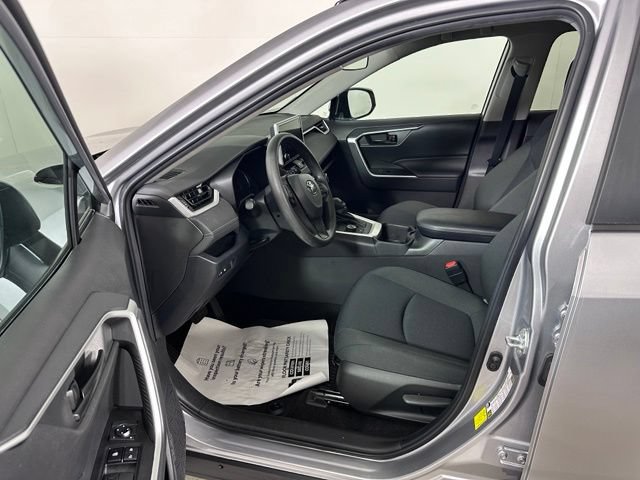 Used 2023 Toyota RAV4 LE AWD/4WD image 18