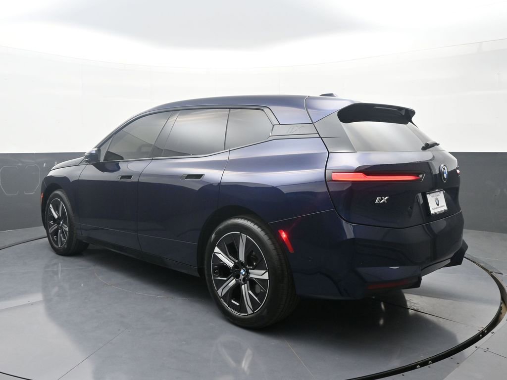 Used 2026 BMW iX xDrive45 w/ Premium Package image 5