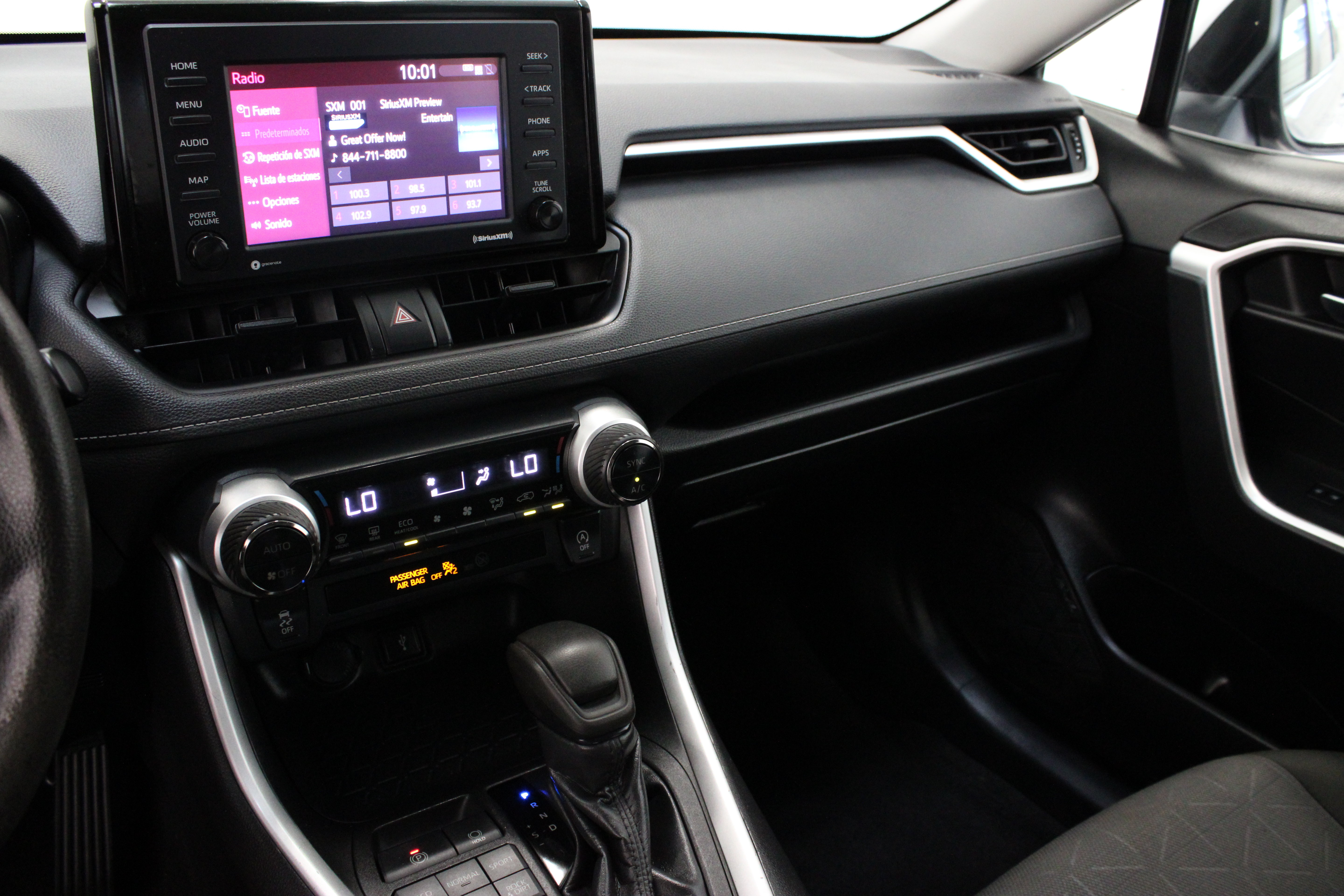 Used 2022 Toyota RAV4 XLE AWD/4WD image 15