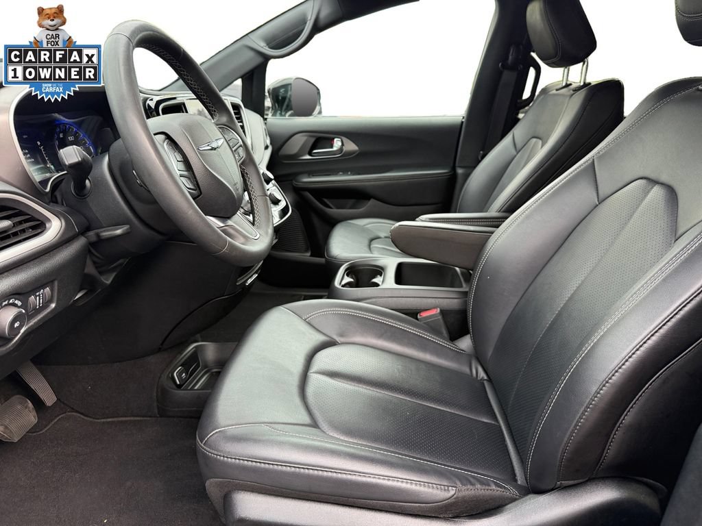 Certified 2025 Chrysler Pacifica Select FWD image 9
