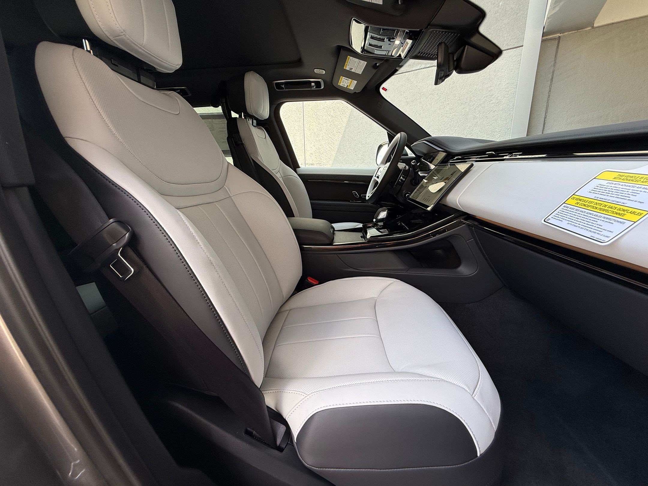 New 2026 Land Rover Range Rover Sport Dynamic SE AWD/4WD image 29
