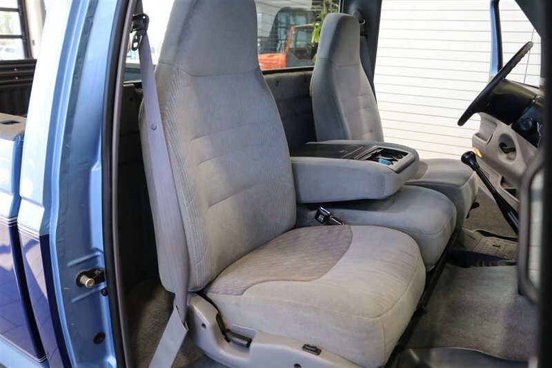 Used 1997 Ford F250 4x4 Regular Cab Heavy Duty image 17