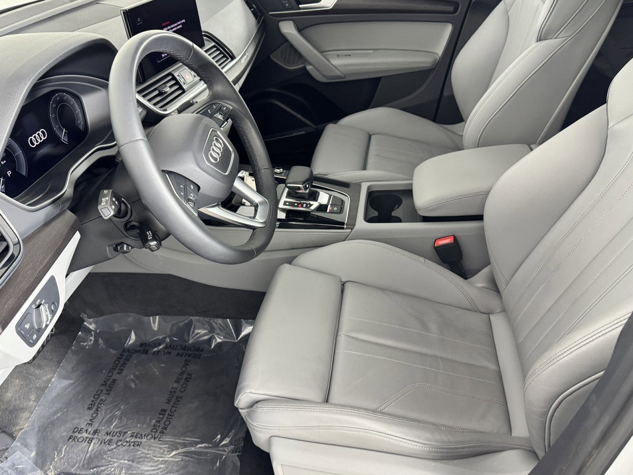 Used 2024 Audi Q5 e Premium Plus w/ Premium Plus Package image 10