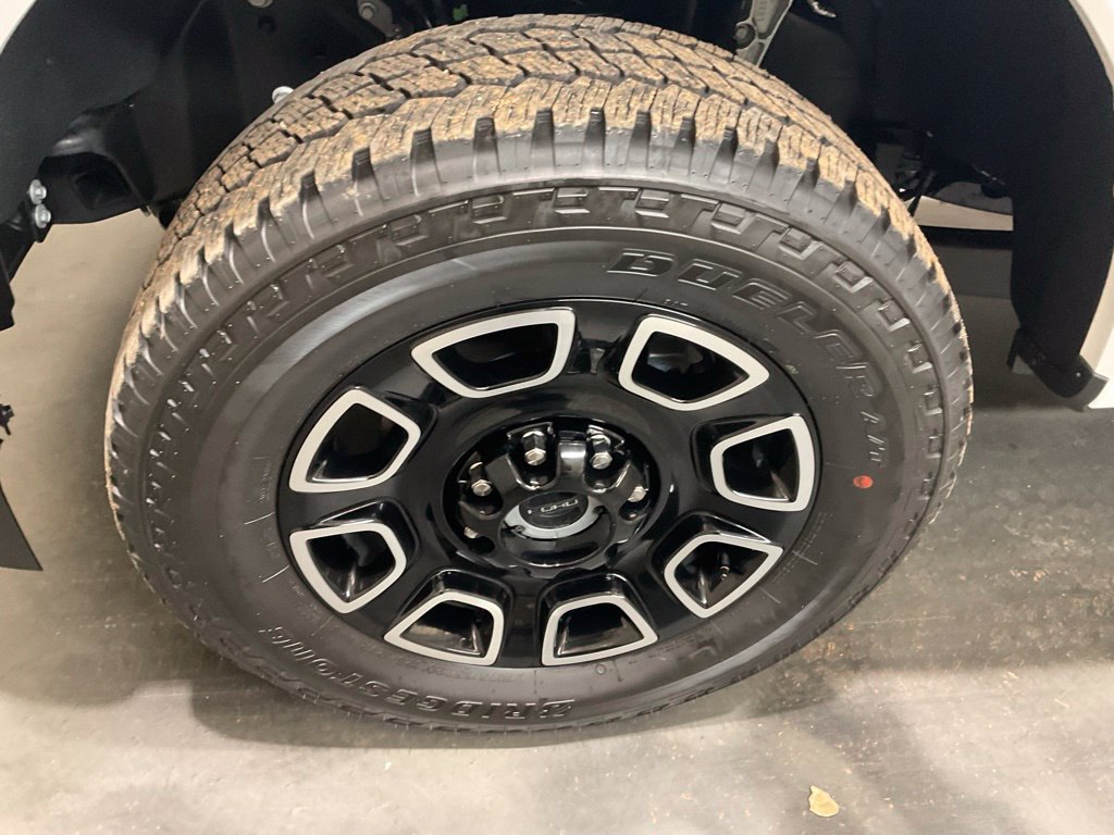 Used 2026 Ford F250 Platinum AWD/4WD image 6