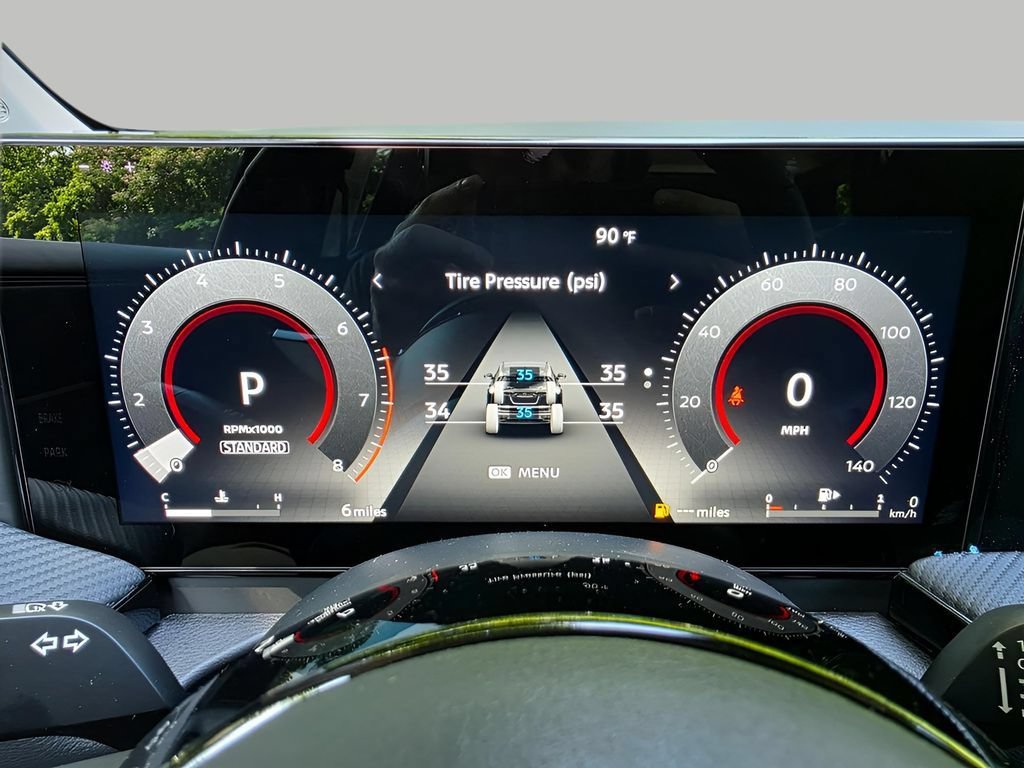 Used 2025 Nissan Kicks SR AWD/4WD image 17