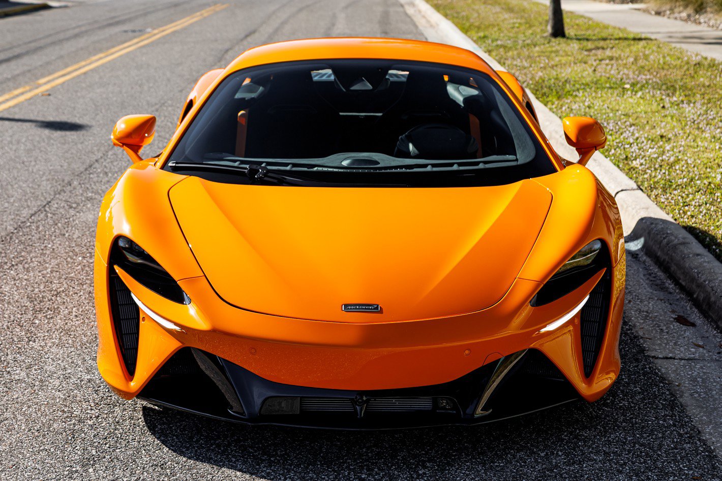 Used 2025 McLaren Artura image 13