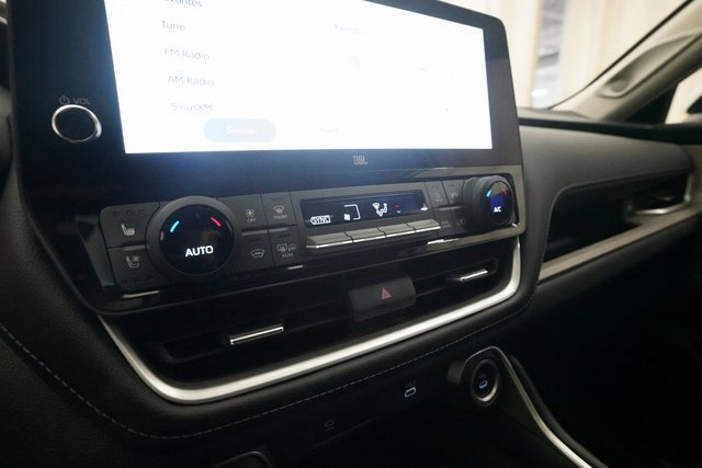 Used 2024 Toyota Grand Highlander Limited image 22