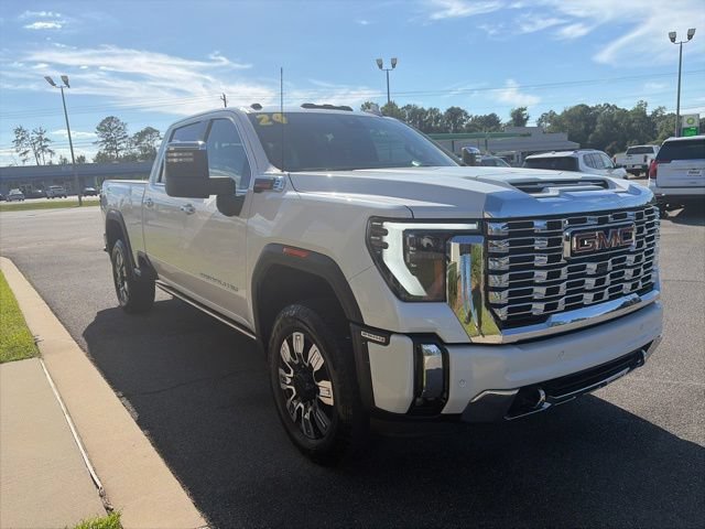 Used 2024 GMC Sierra 2500 Denali w/ Technology Package AWD/4WD image 4