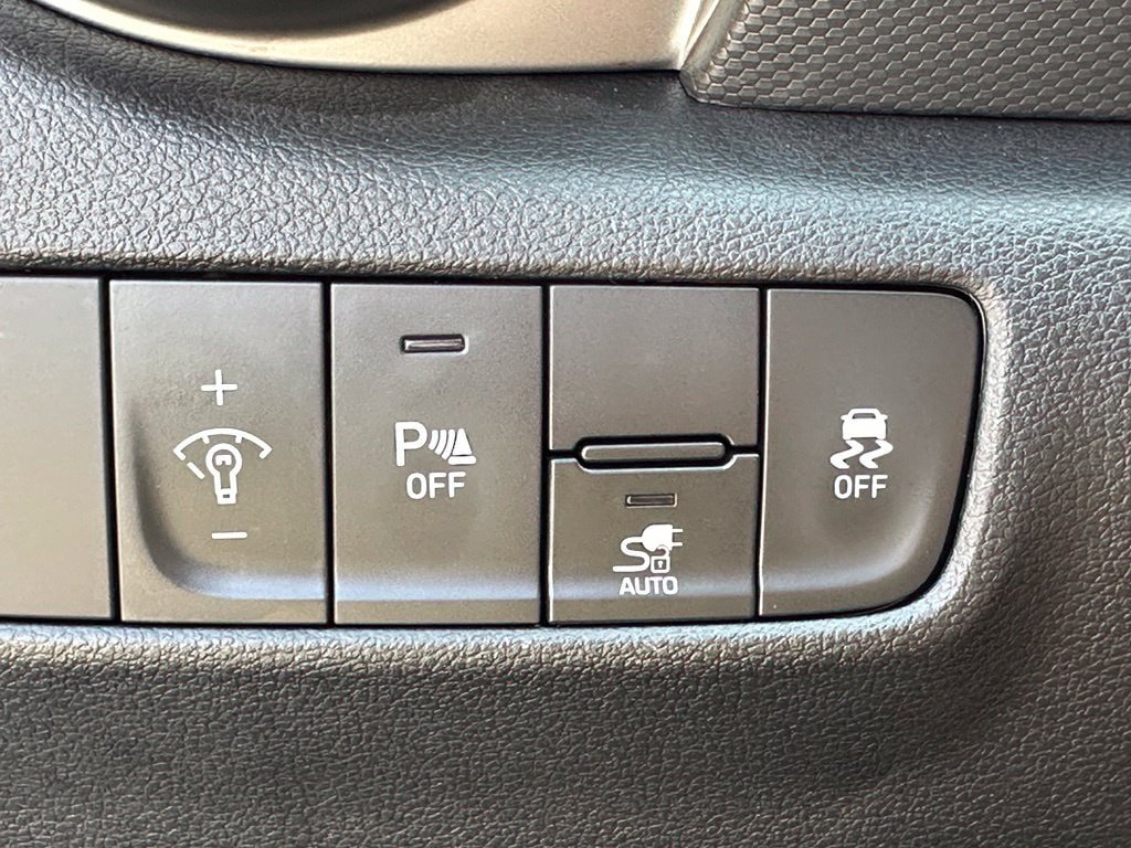 Used 2023 Hyundai Kona Limited FWD image 28