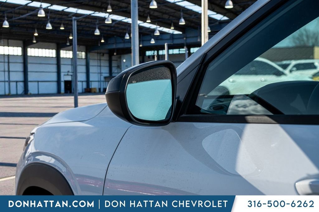New 2026 Chevrolet Trax RS w/ Driver Confidence Package image 30