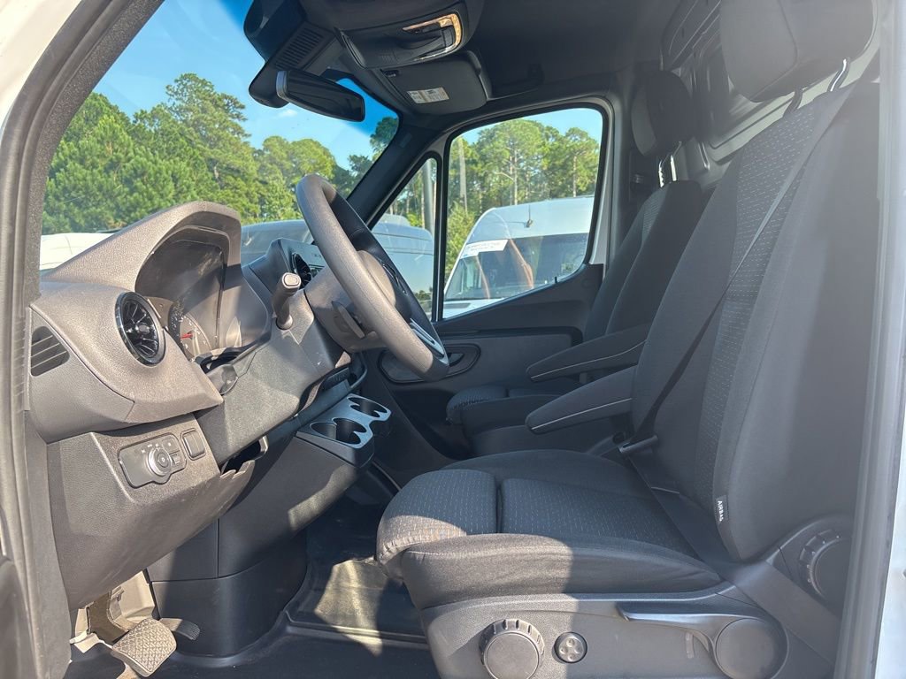 Used 2023 Mercedes-Benz Sprinter 144 Cargo image 43