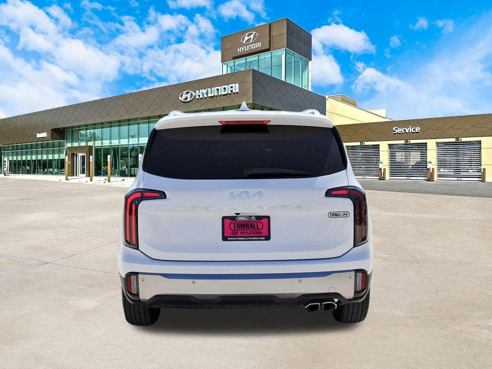 Used 2025 Kia Telluride EX w/ EX Captain's Chair Package image 7