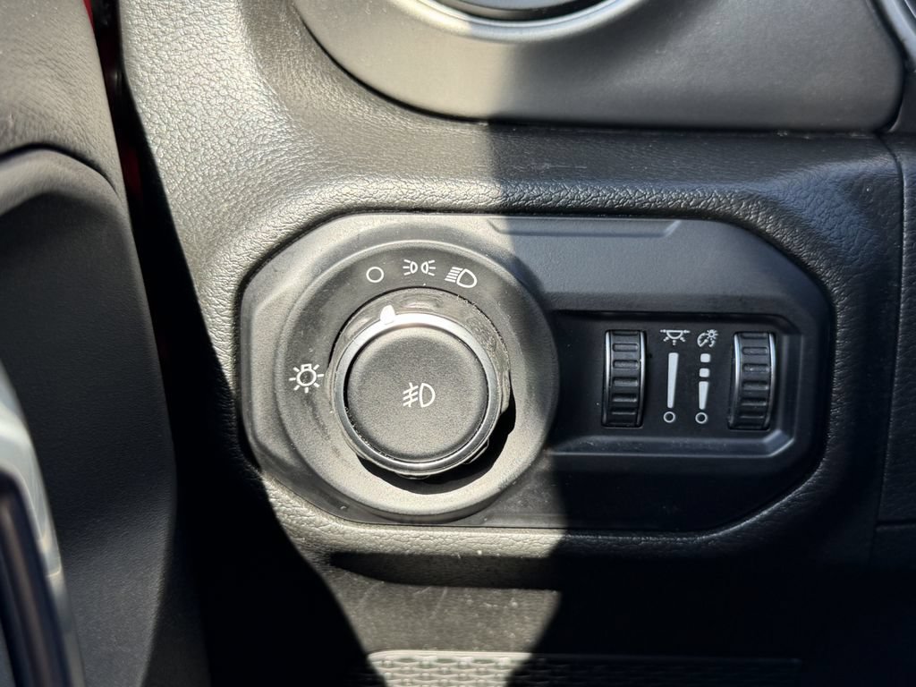 Used 2022 Jeep Wrangler Unlimited Sport AWD/4WD image 28