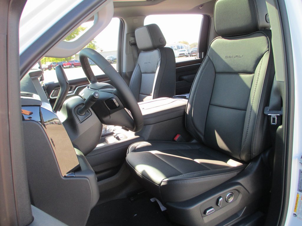 New 2026 GMC Sierra 3500 Denali w/ Denali Reserve Package image 12