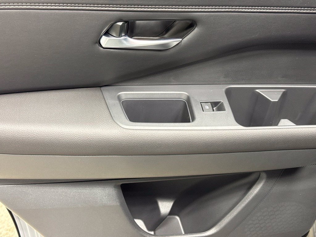 New 2026 Nissan Pathfinder Platinum AWD/4WD image 21