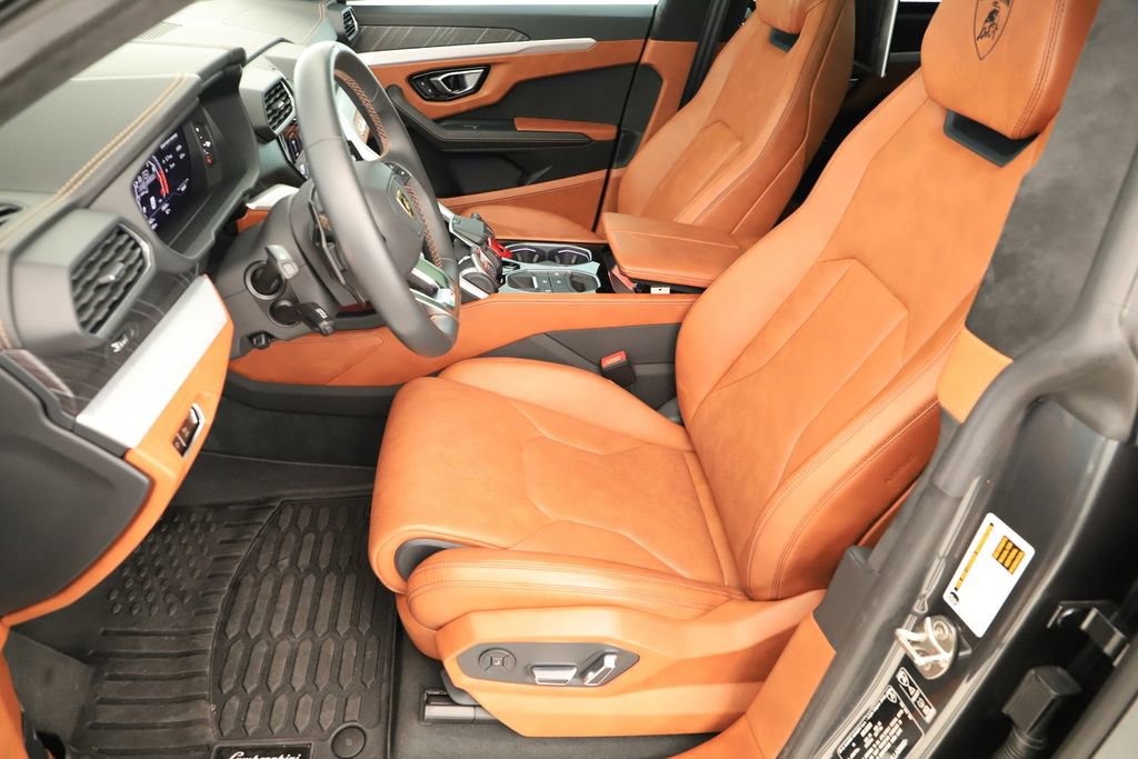 Used 2020 Lamborghini Urus image 25