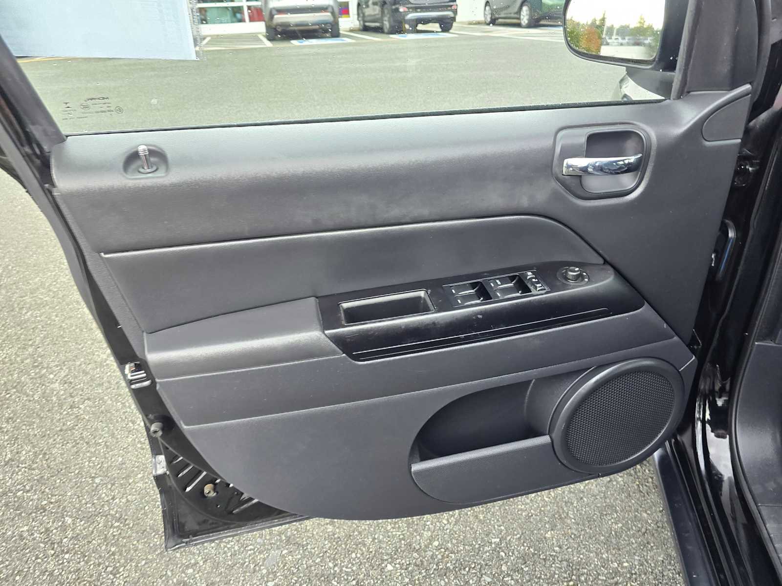 Used 2015 Jeep Compass Sport image 24