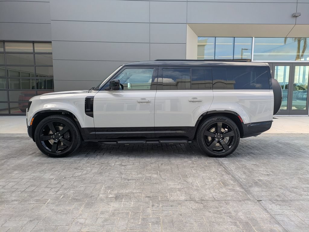 New 2026 Land Rover Defender 130 X-Dynamic SE AWD/4WD image 8