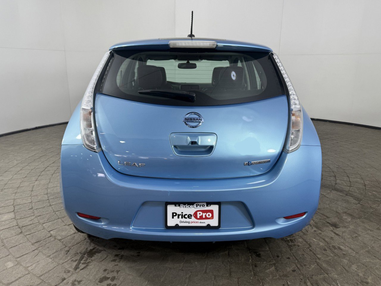 Used 2015 Nissan Leaf SL w/ Premium Package image 5
