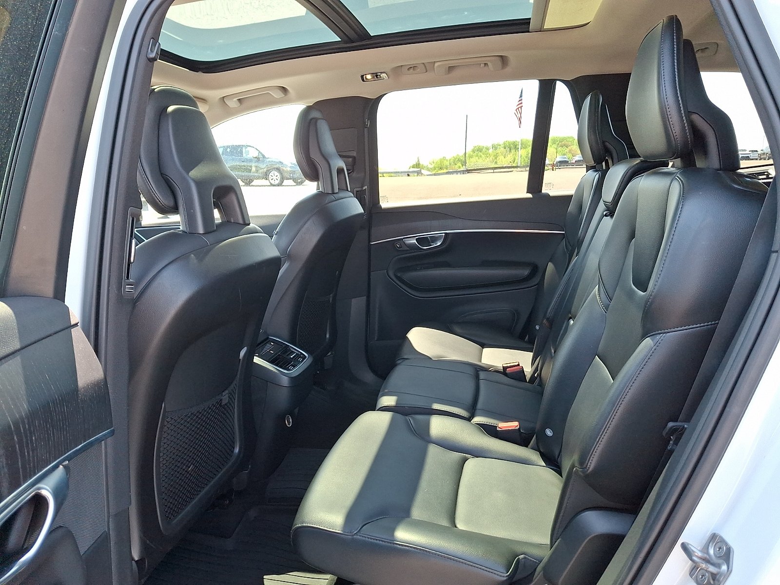 Used 2020 Volvo XC90 T5 Momentum AWD/4WD image 11