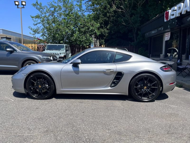 Used 2017 Porsche 718 Cayman RWD image 4
