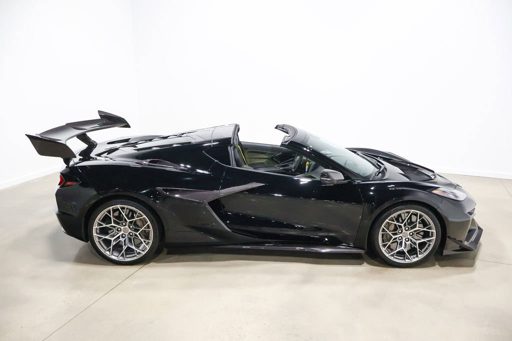 Used 2026 Chevrolet Corvette ZR1 w/ ZR1 Carbon Fiber Aero Package image 74