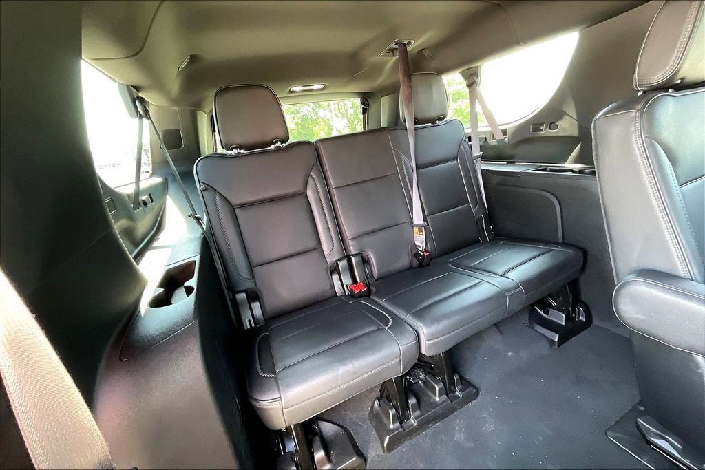 Used 2021 GMC Yukon XL Denali w/ Denali Premium Package AWD/4WD image 29
