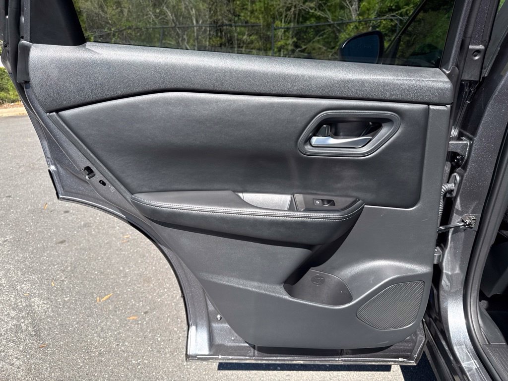 Certified 2026 Nissan Rogue SV FWD image 25