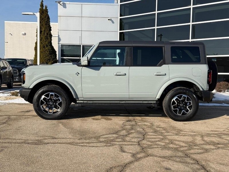 Used 2023 Ford Bronco Outer Banks image 6