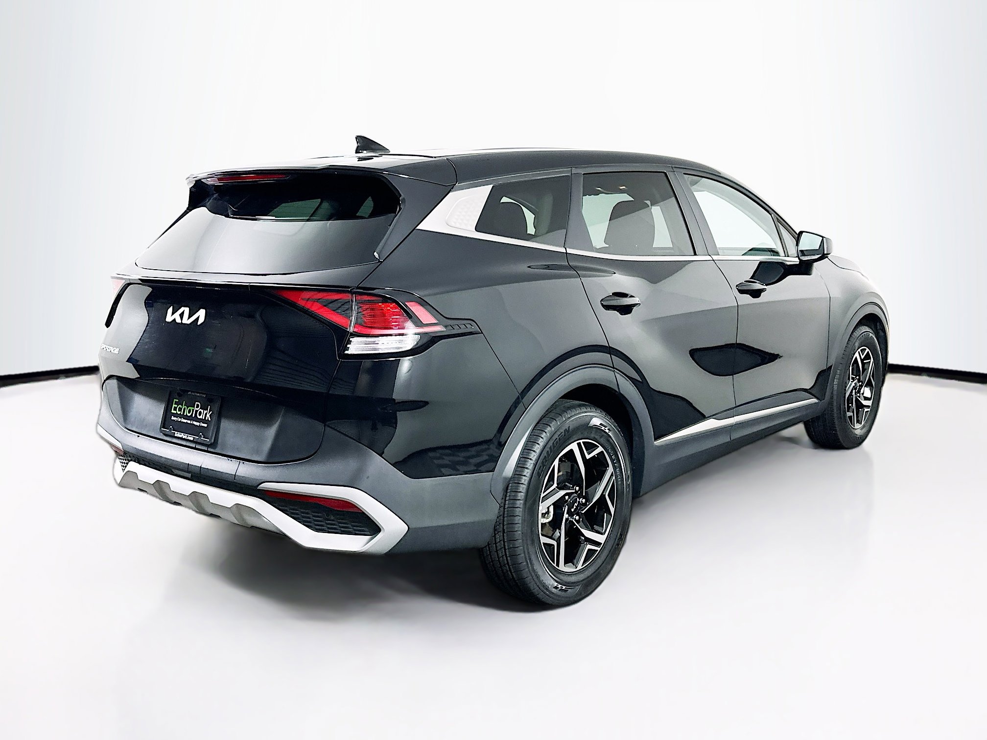 Used 2025 Kia Sportage LX image 9