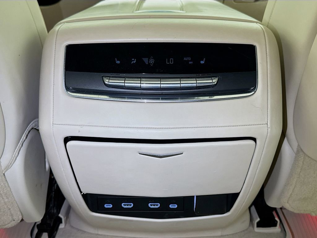 Used 2021 Cadillac Escalade Sport Platinum RWD image 26