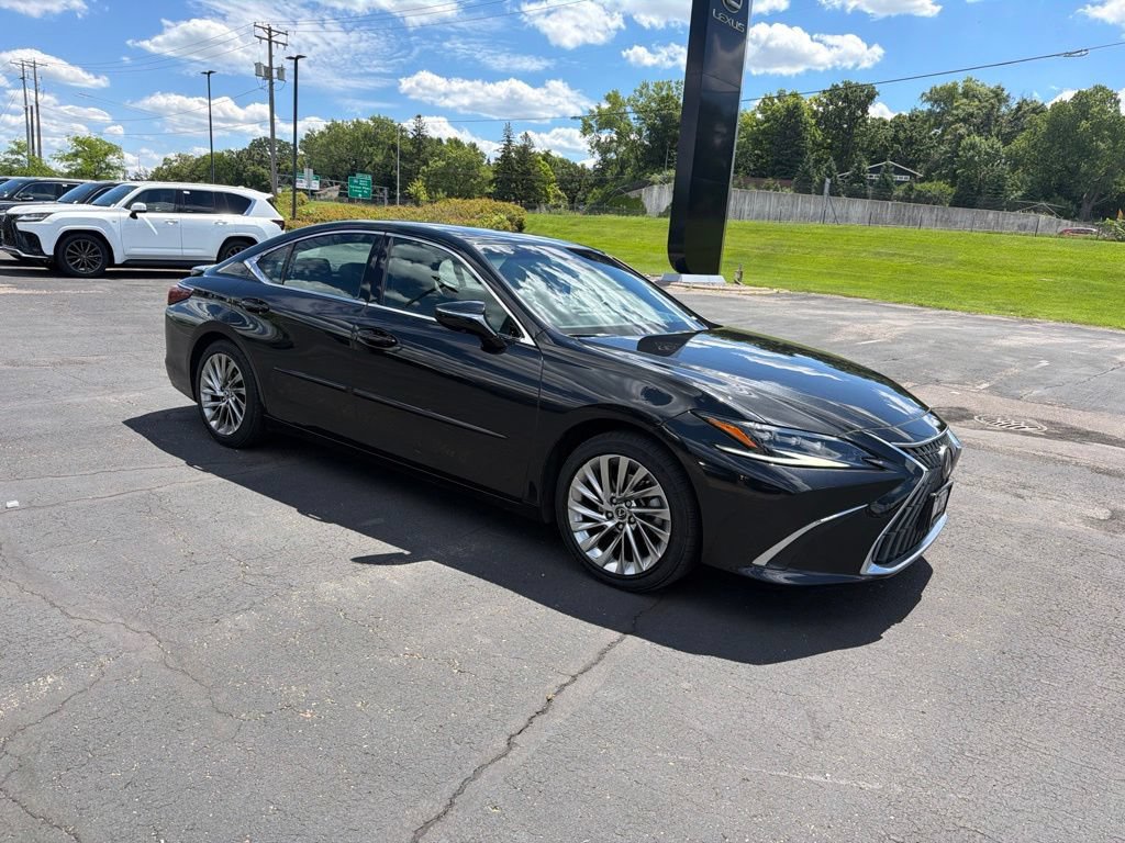 Used 2022 Lexus ES 350 Ultra Luxury w/ Accessory Package 2 FWD image 19