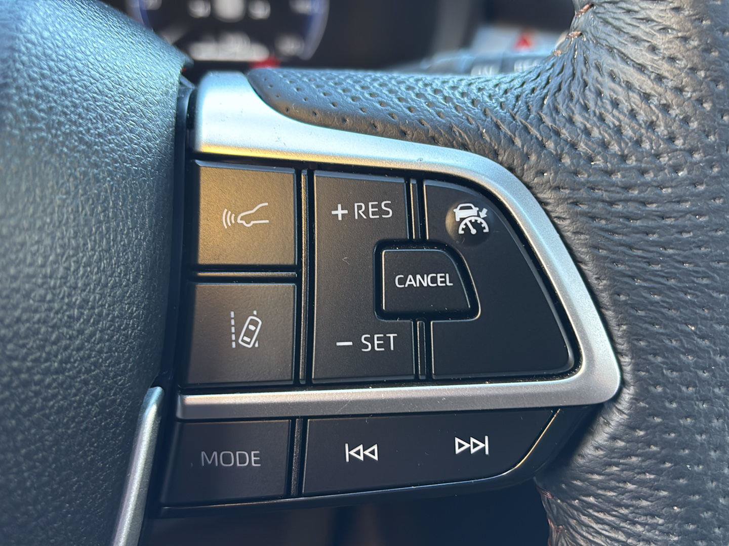 Used 2025 Toyota Sienna Limited AWD/4WD image 30